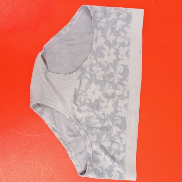 Victoria's Secret lingerie 3 pcs. bundle size M and XL - Picture 4 of 6